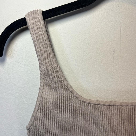 Aritzia Babaton Women's Sculpt Knit Squareneck Ribbed Cropped Tank Tan Top Small - Picture 2 of 7
